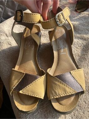 Fly London IMAT Leather Wedge Sandals Yellow Bronze Colorblock Size 39/8.5-9